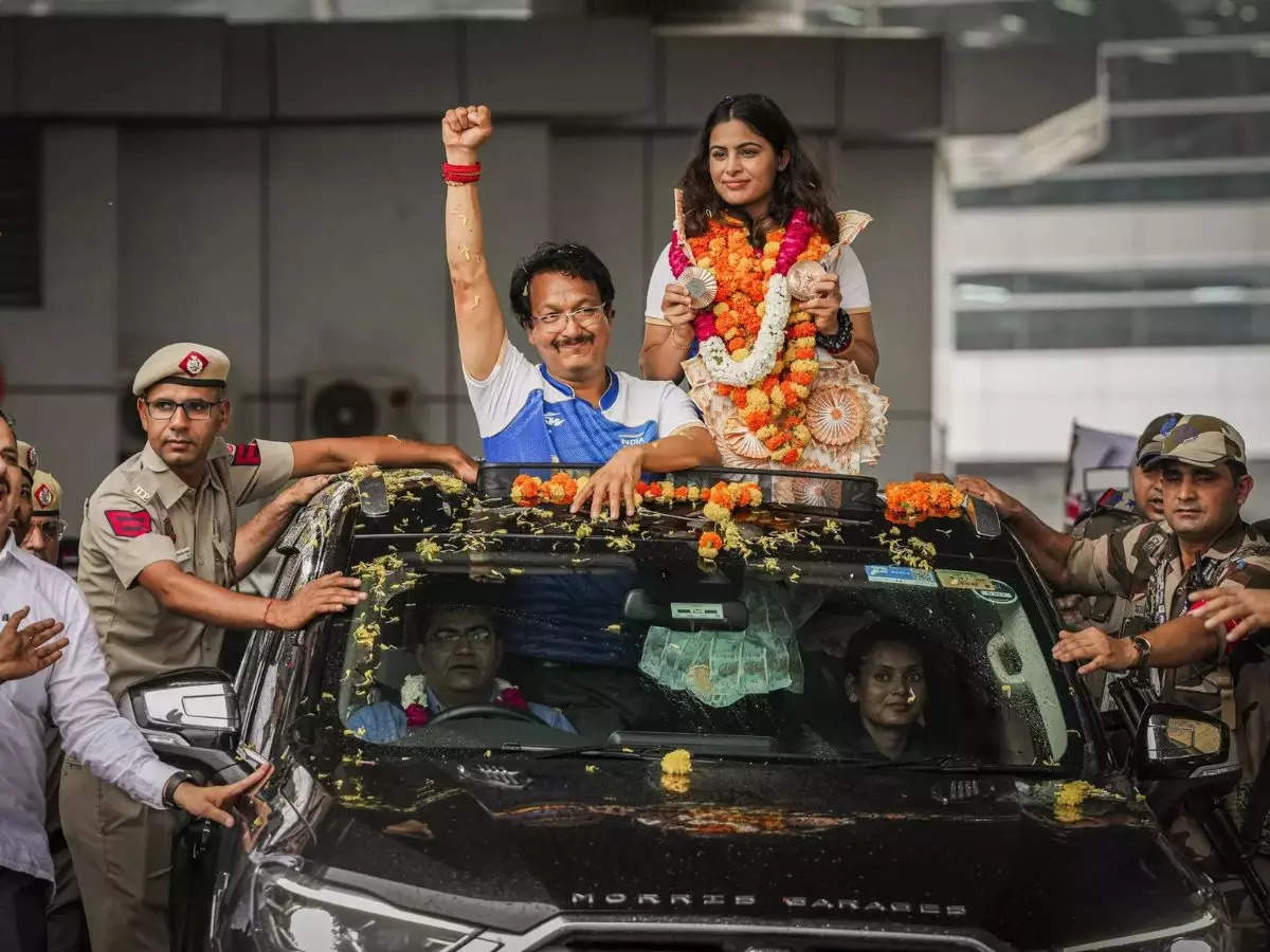 In Pics: Olympics double-medal winner Manu Bhaker gets rousing welcome in India 