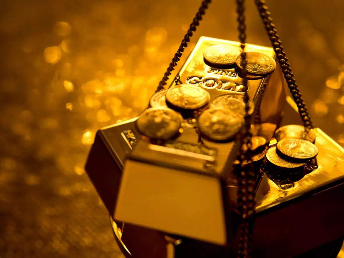 Gold plunges Rs 350 per 10 gm; silver rises Rs 200  per kg 