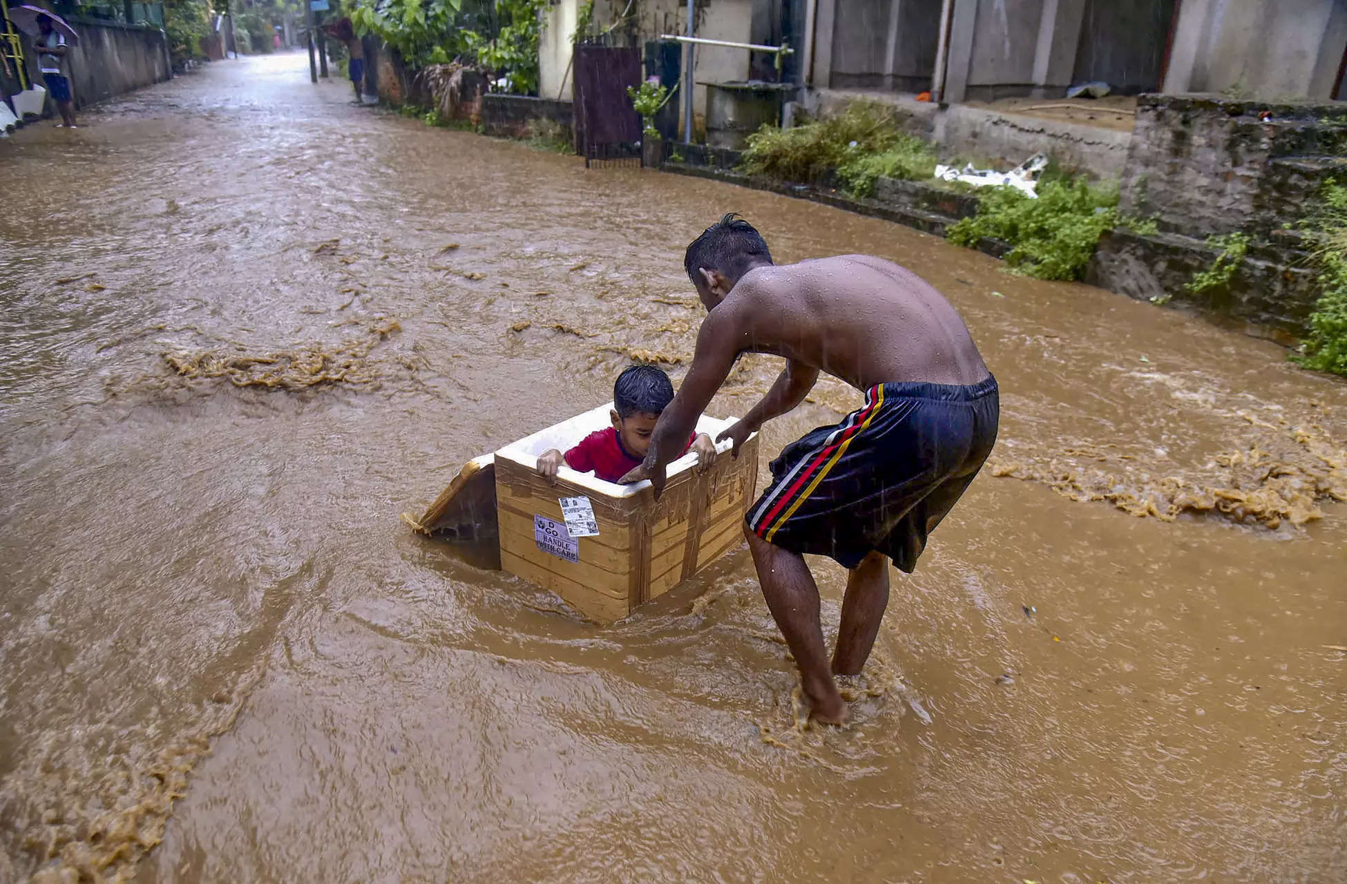 Assam Chief Minister to discuss flooding issue with Meghalaya couterpart after flash floods in Guwahati 