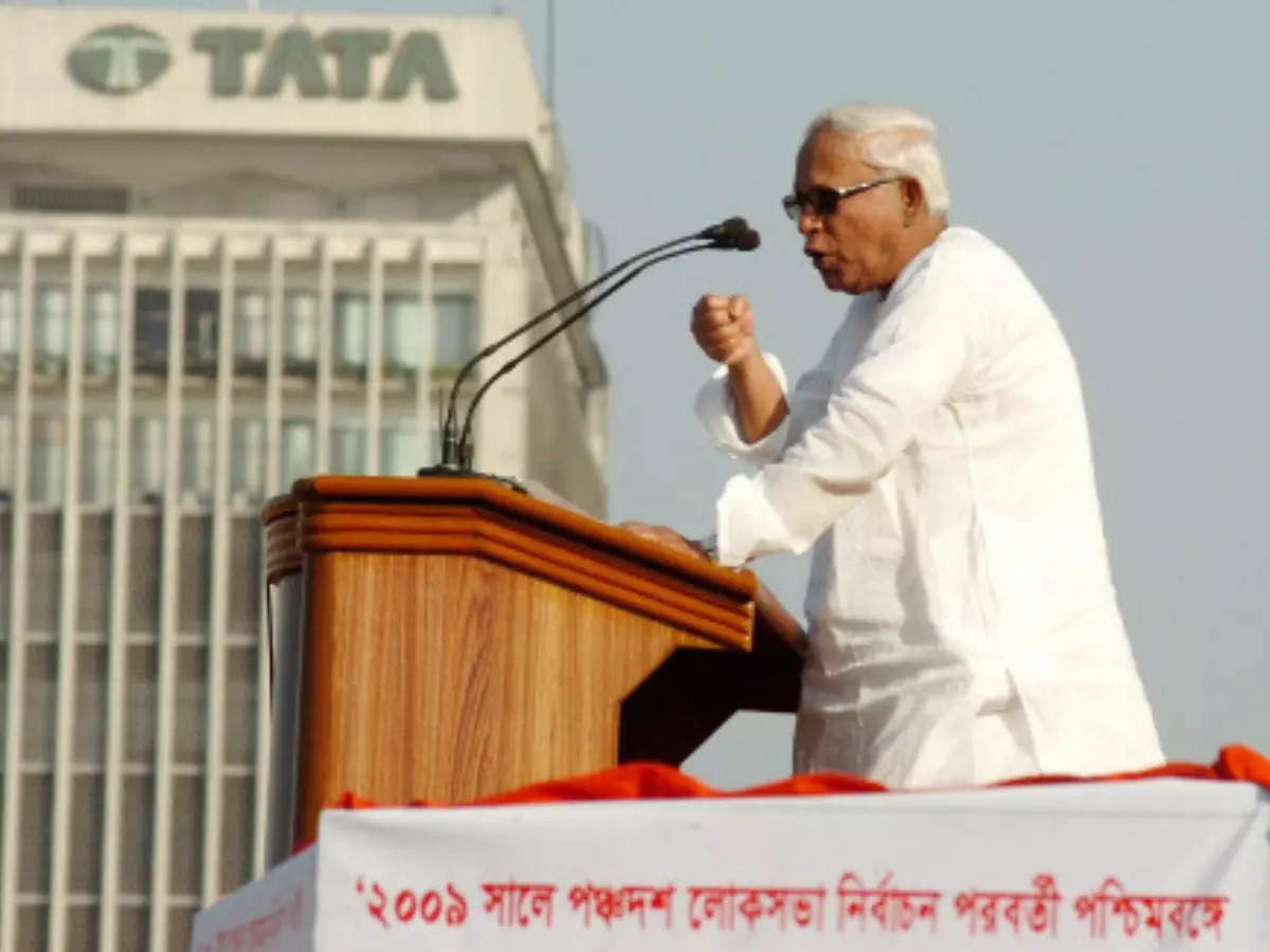 Buddhadeb Bhattacharjee embodied gaping vision-ground reality holes of Bengal's industry prospects 