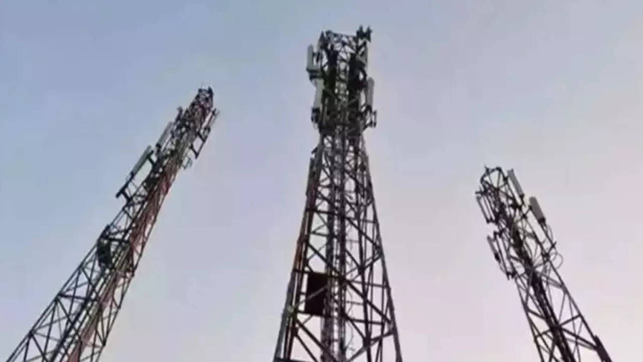 Telcos urge global vendors to absorb duty hike 