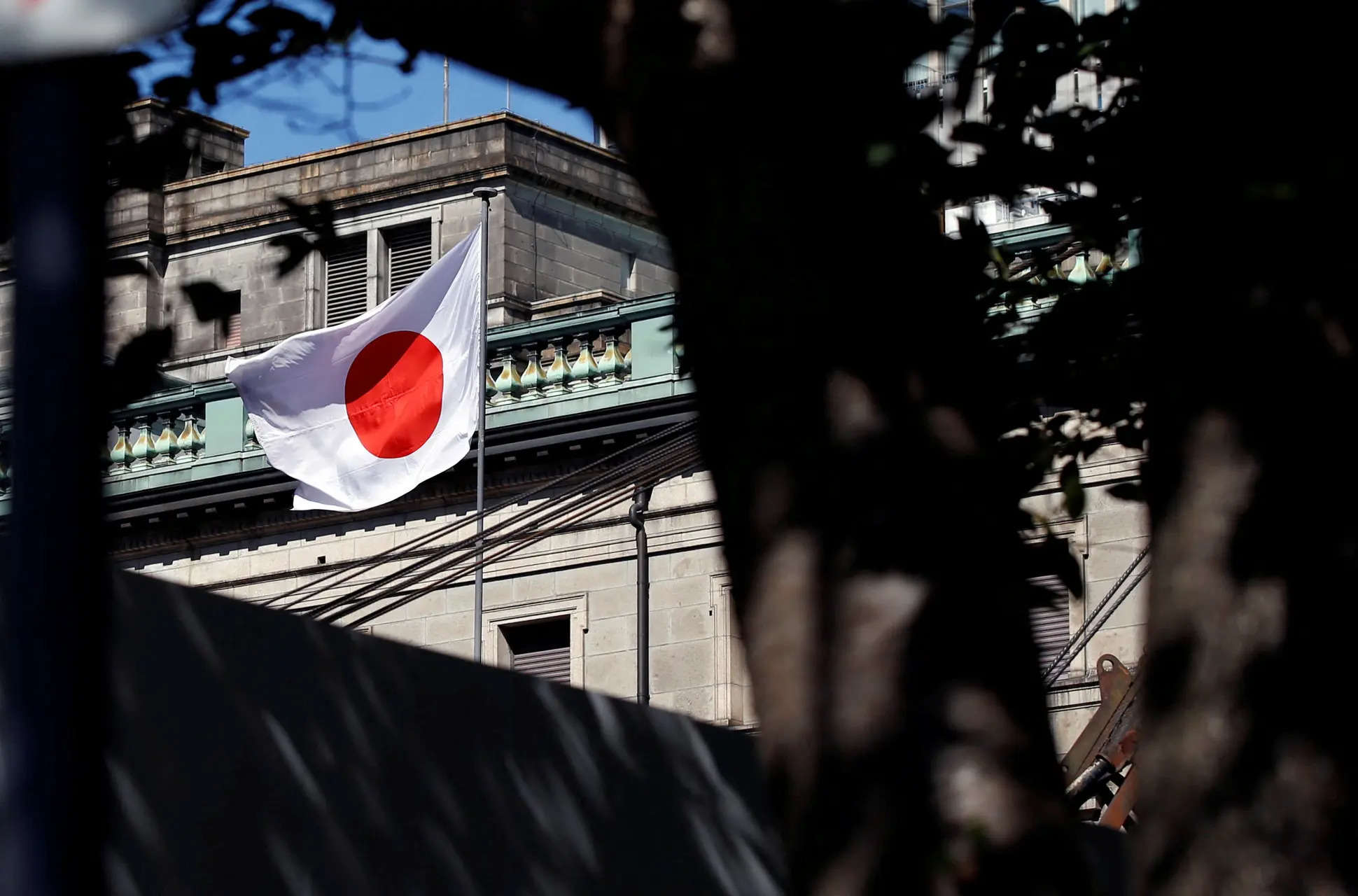 Hedge funds pile into bearish Japanese stock bets, bank says 