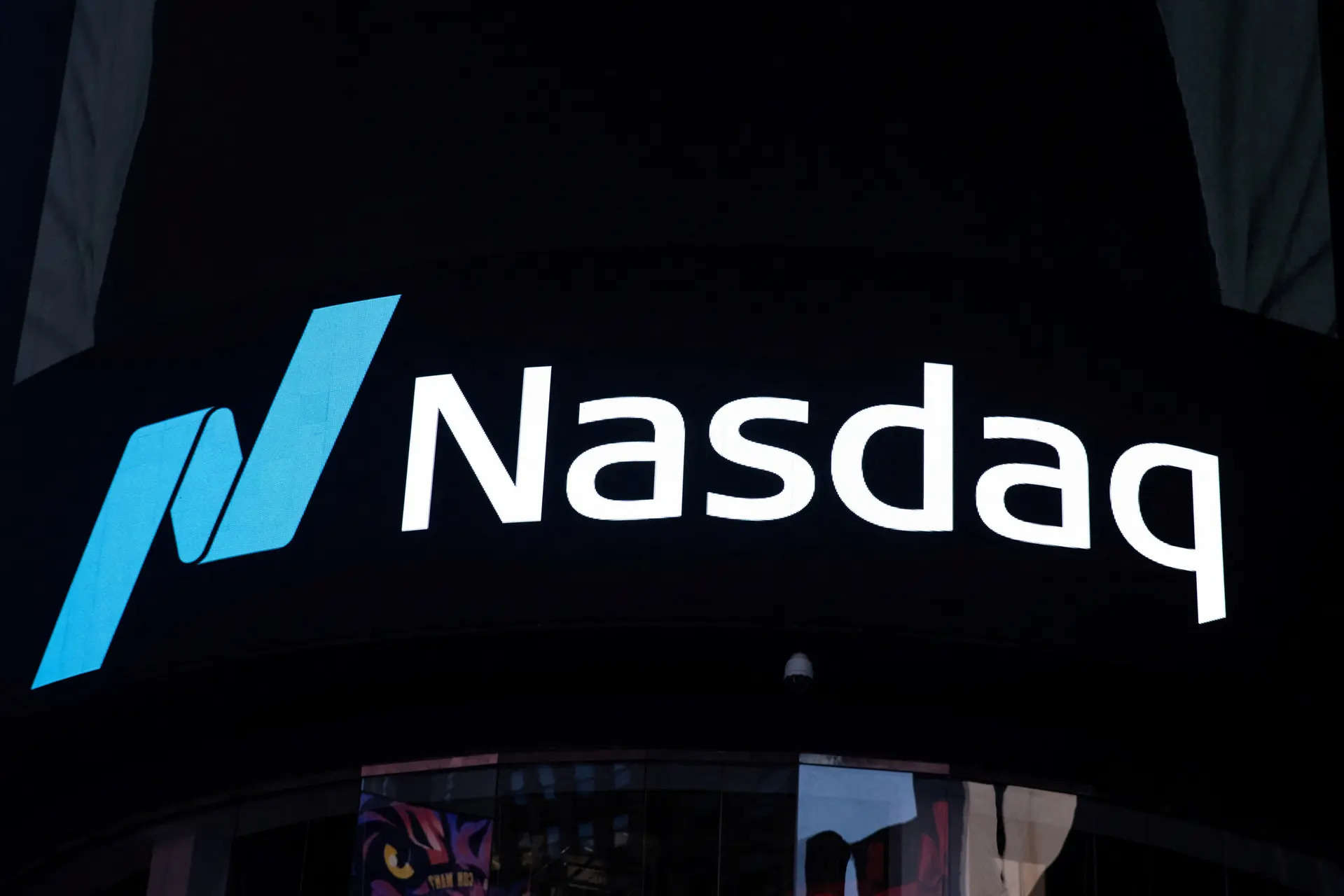 Nasdaq short interest down 2% in late July 