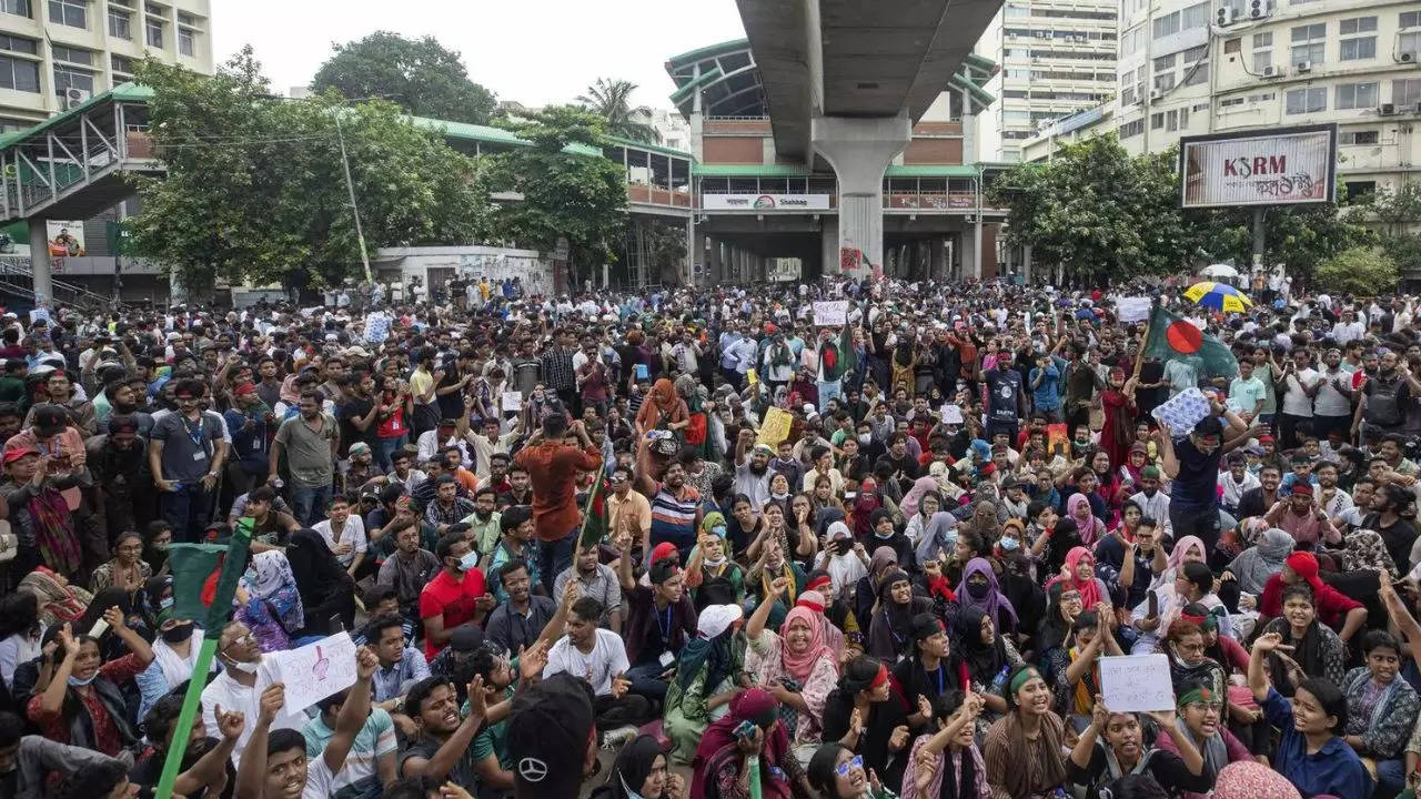 Escaping violence: Thousands of Bangladeshis try to enter India amid unrest 