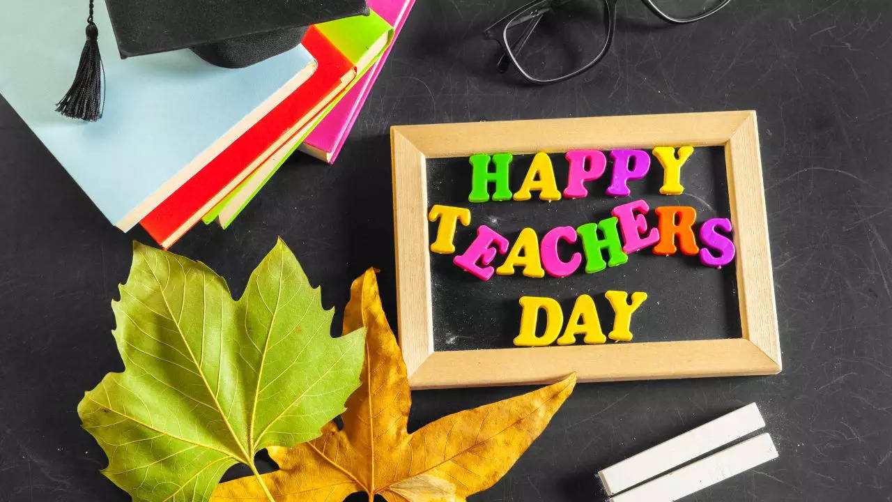 Happy Teacher's Day 2024 Top 100 wishes, images, quotes, messages in