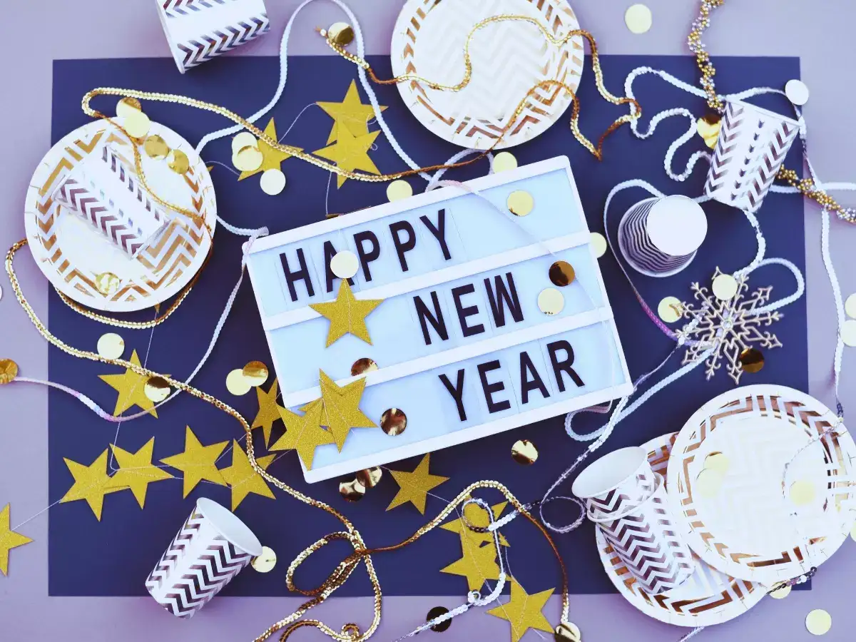 happy new year gif: Happy New Year Wishes 2025: Share Heartfelt ...