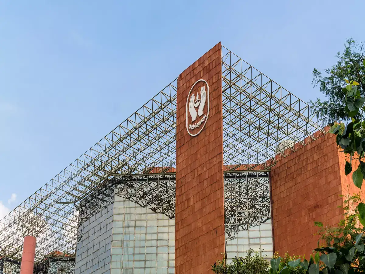 Get bonus for verifying your policy number and KYC details; LIC warns customers against such cyber fraud tactics