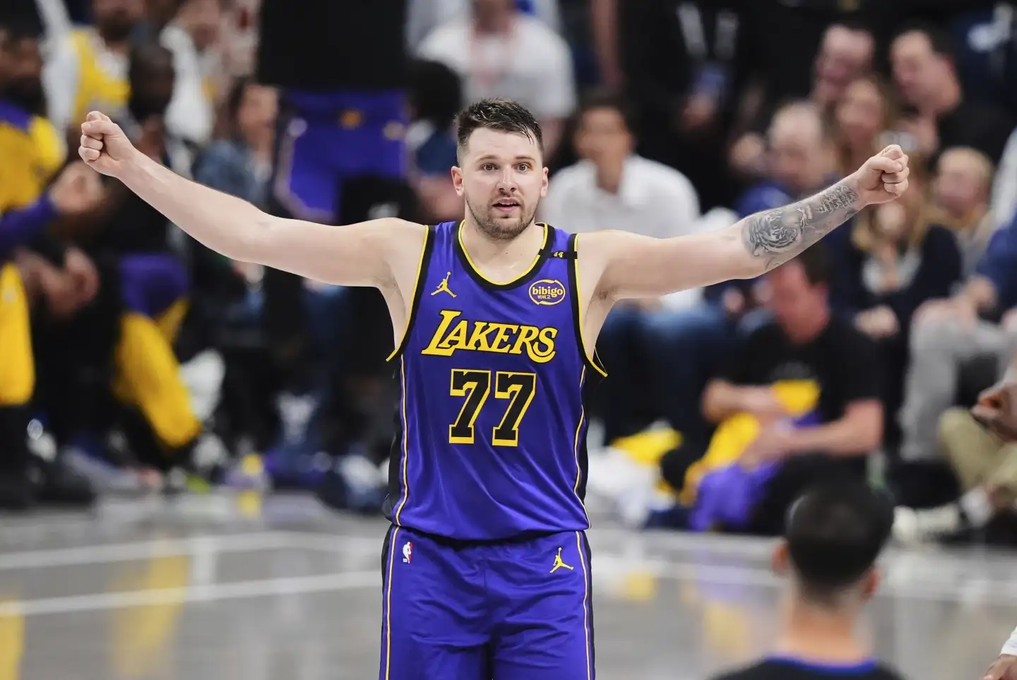 mavericks vs lakers: Luka Doncic stars in emotional return to Dallas as ...