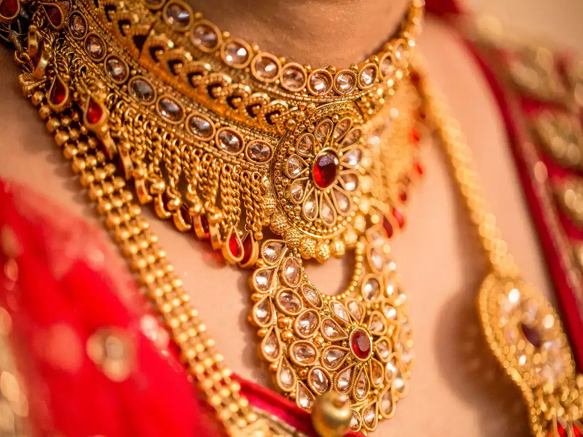 Get best deals on Akshaya Tritiya 2025: What Tanishq, CaratLane, Malabar and Reliance offer on offline gold jewellery buying?