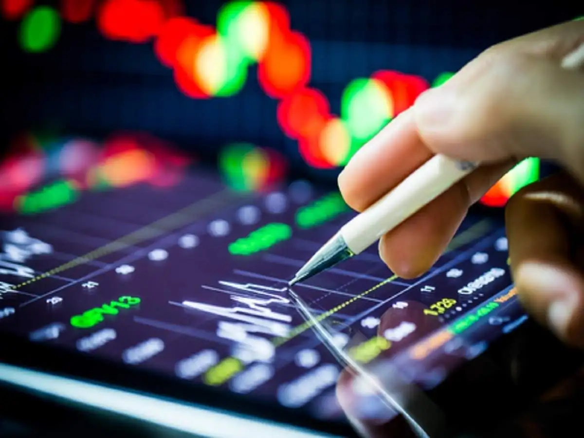 Sensex  falls! These  stocks fell 5% or more in Monday's session 
