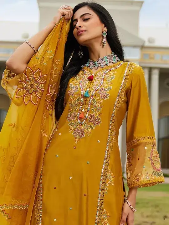 Image for IndoEra-WomenEthnicMotifsKurtawithTrousers%26WithDupatta