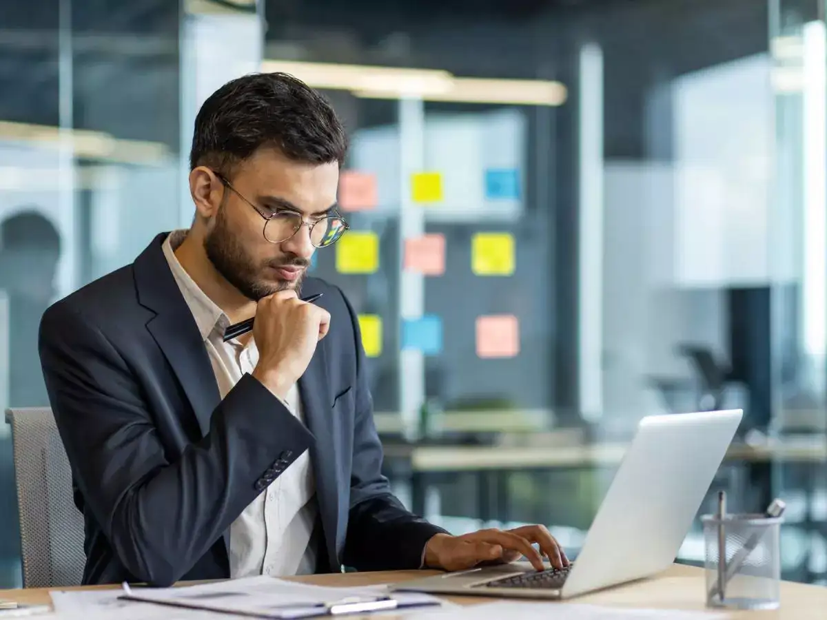 How much will the central government employee's salaries increase in the 8th Pay Commission?