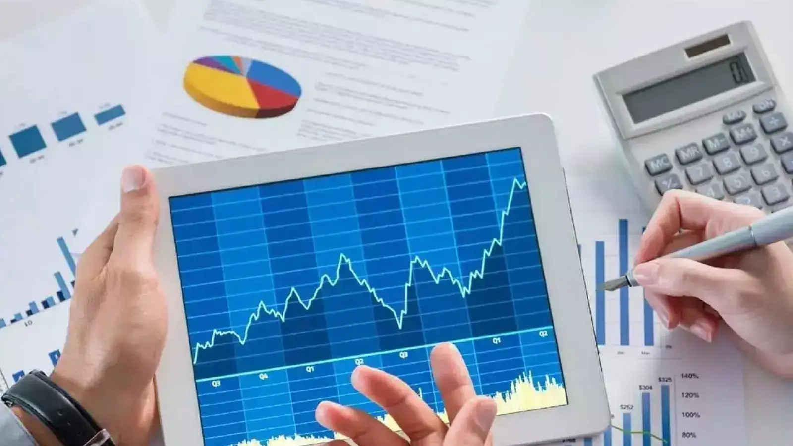CarTrade Tech, Fortis Healthcare among 10 smallcap stocks that hit 52-week high; rally up to 25% in a month 