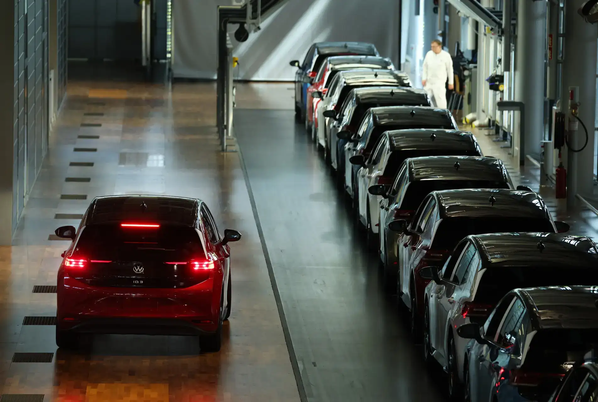 July auto sales in neutral, companies hope for festive acceleration
