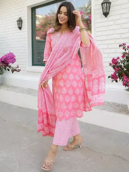 Image for Libas-Women'sEthnicMotifsYokeDesignThreadWorkPureCottonKurtaSet