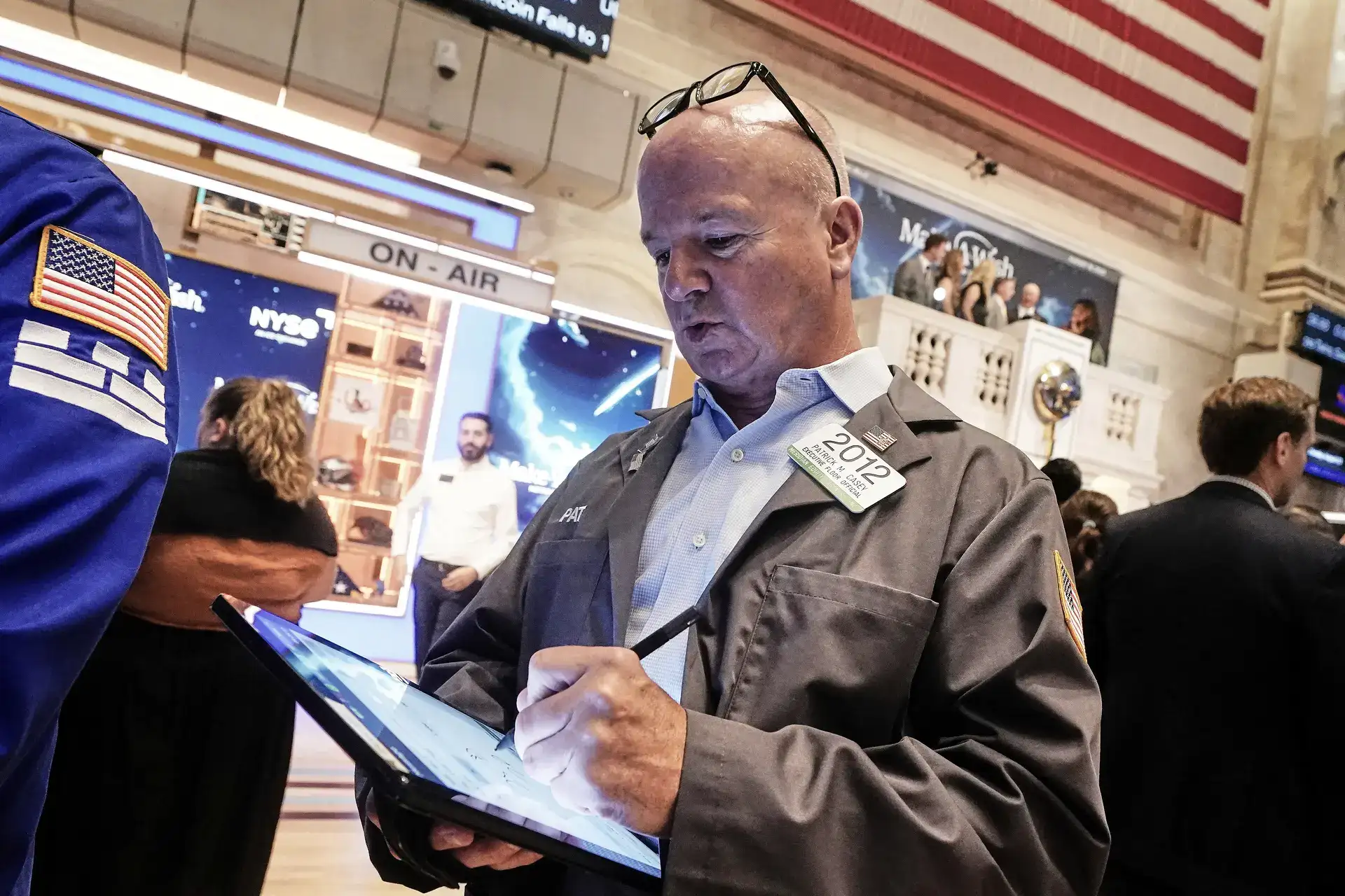 S&amp;amp;P 500 notches record close; traders turn to Nvidia results 