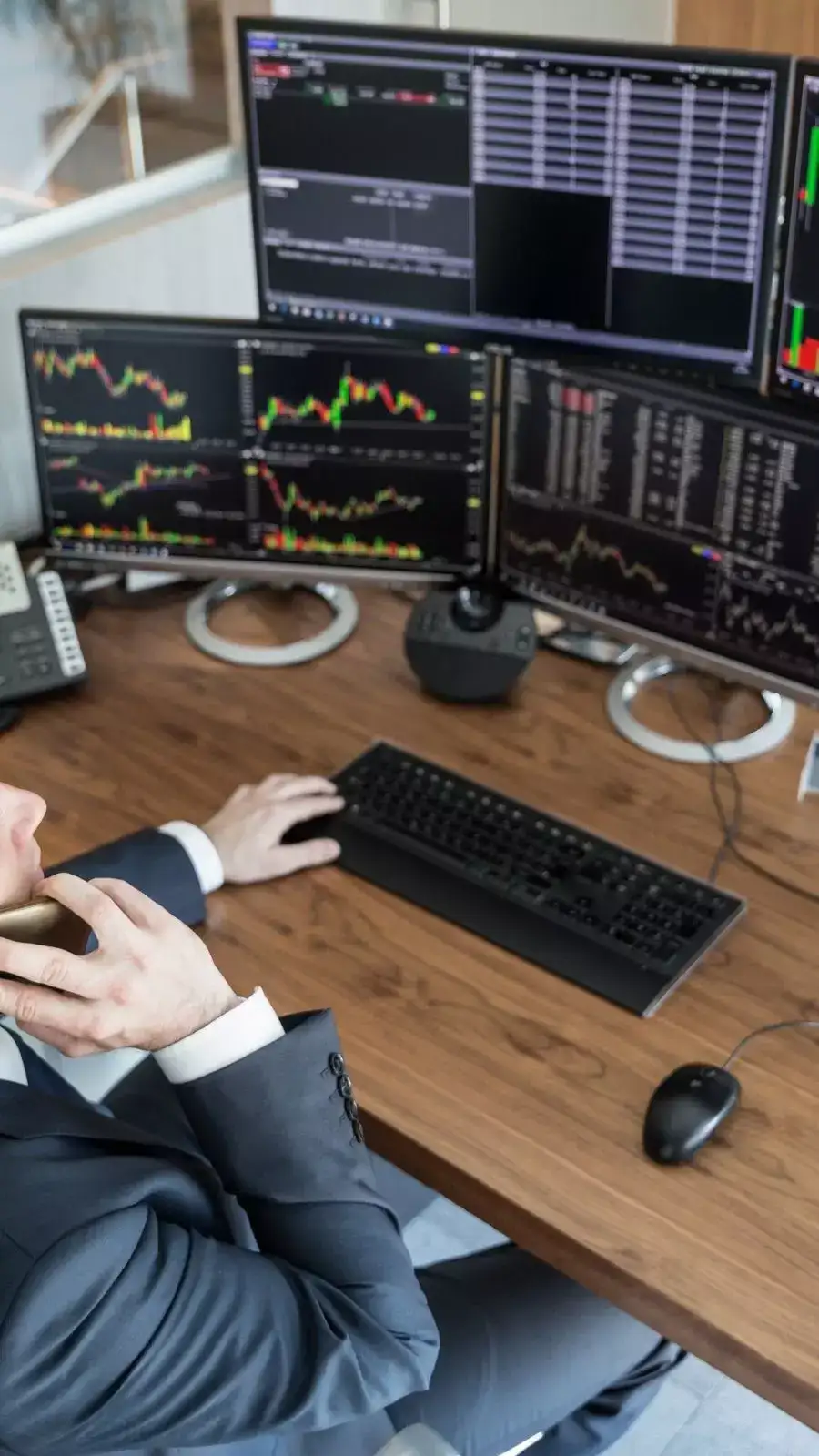 5 midcap stocks with rising promoter pledges in Q1FY26 