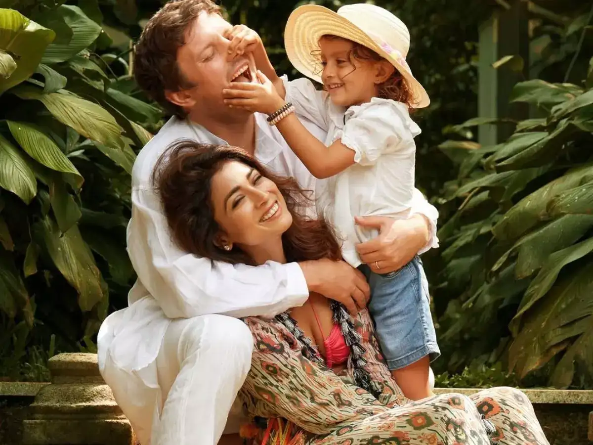 Shriya Saran booked the wrong flight for solo trip and ended up meeting her  future husband. Mirai actress shares how she met Anndrei Koscheev. Who is  he?