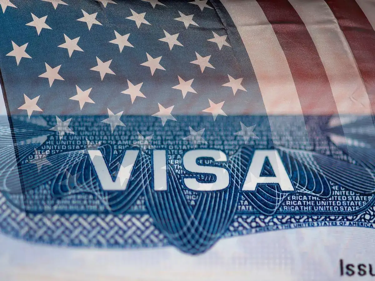 Analysis-From Alphabet to Visa, US giants drive euro-denominated bond surge 