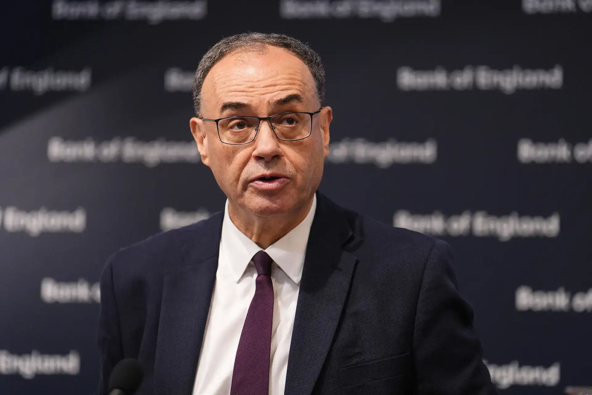 Bank of England holds main UK interest rate at 4% with inflation above target 