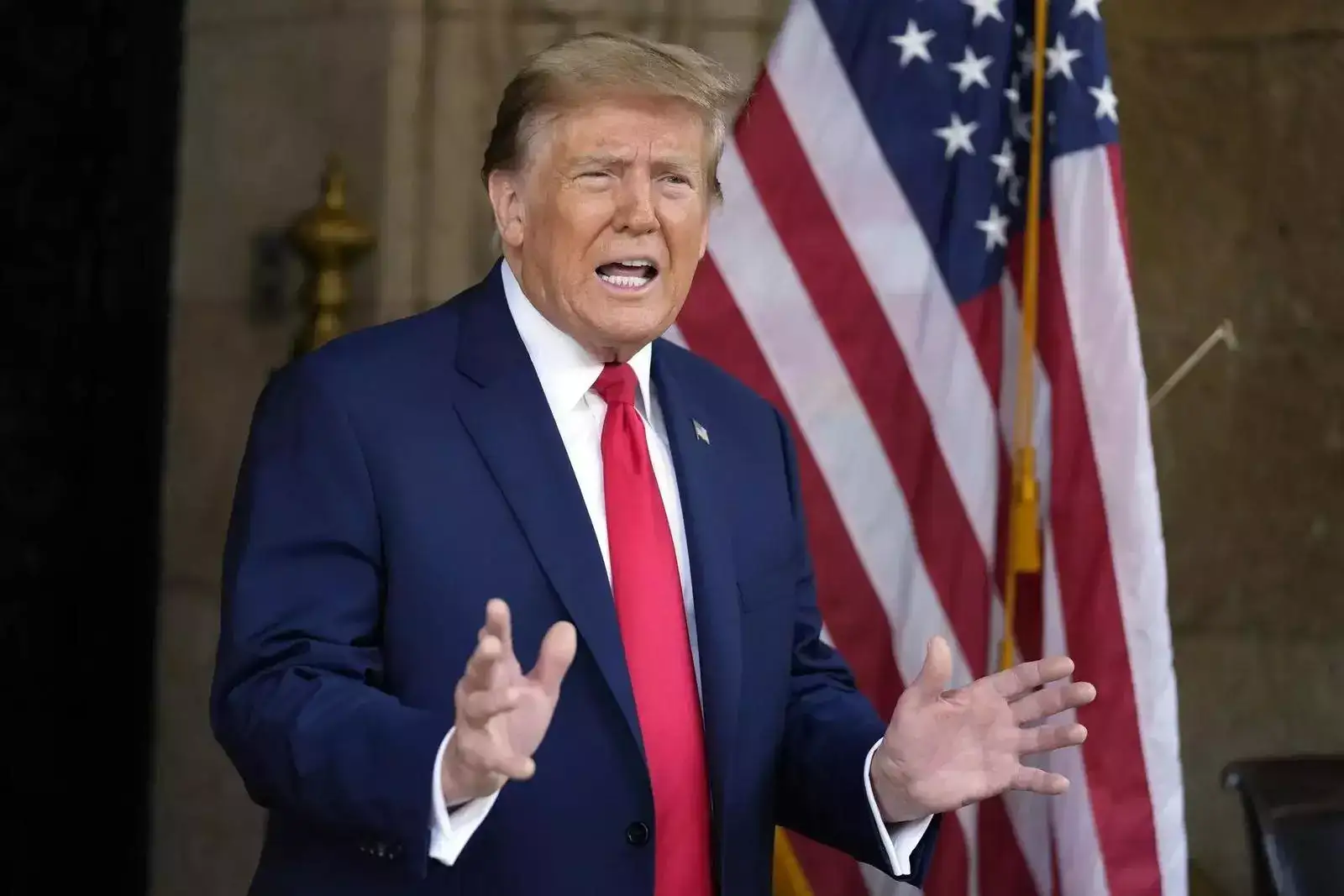 IT stocks plummet as Trump increases H-1B visa costs 