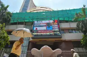 Sensex drops over 300 pts, Nifty below 25,100 as D-St slide stretches to day 4, US visa worries cloud sentiment