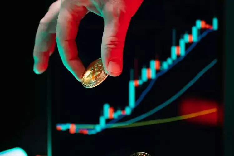 Bitcoin bounces back at $114K, Ethereum trades at $4,204; gold rally boosts market sentiment