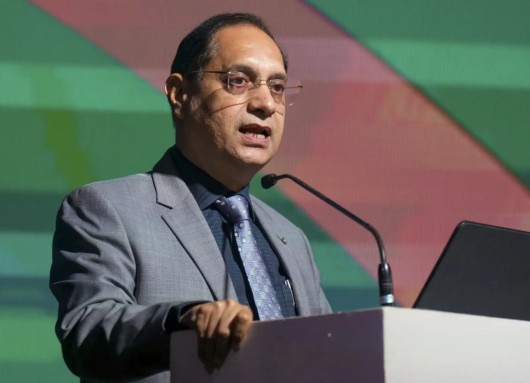 Sebi chairman warns retail investors against speculative trading in derivatives