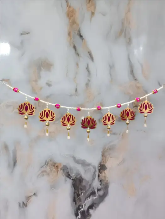Image for PUFFSMARTTexturedWoodenLotuswithLatkan%26BeadsBandhanwarToran