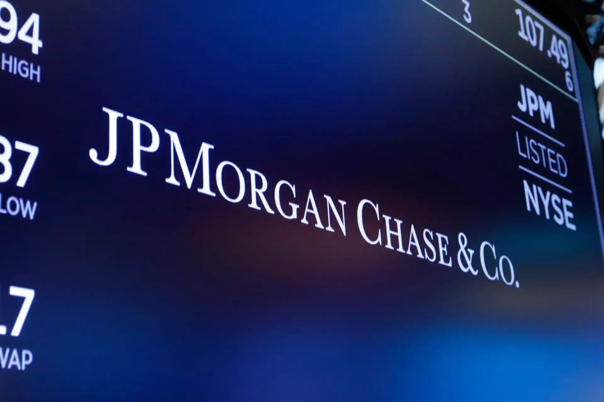 JPMorgan lifts interest income forecast after profit beats estimates