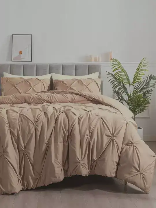 Image for THEWHITEMOSS-PleatedHeavyWinterComforterWith2PillowCovers