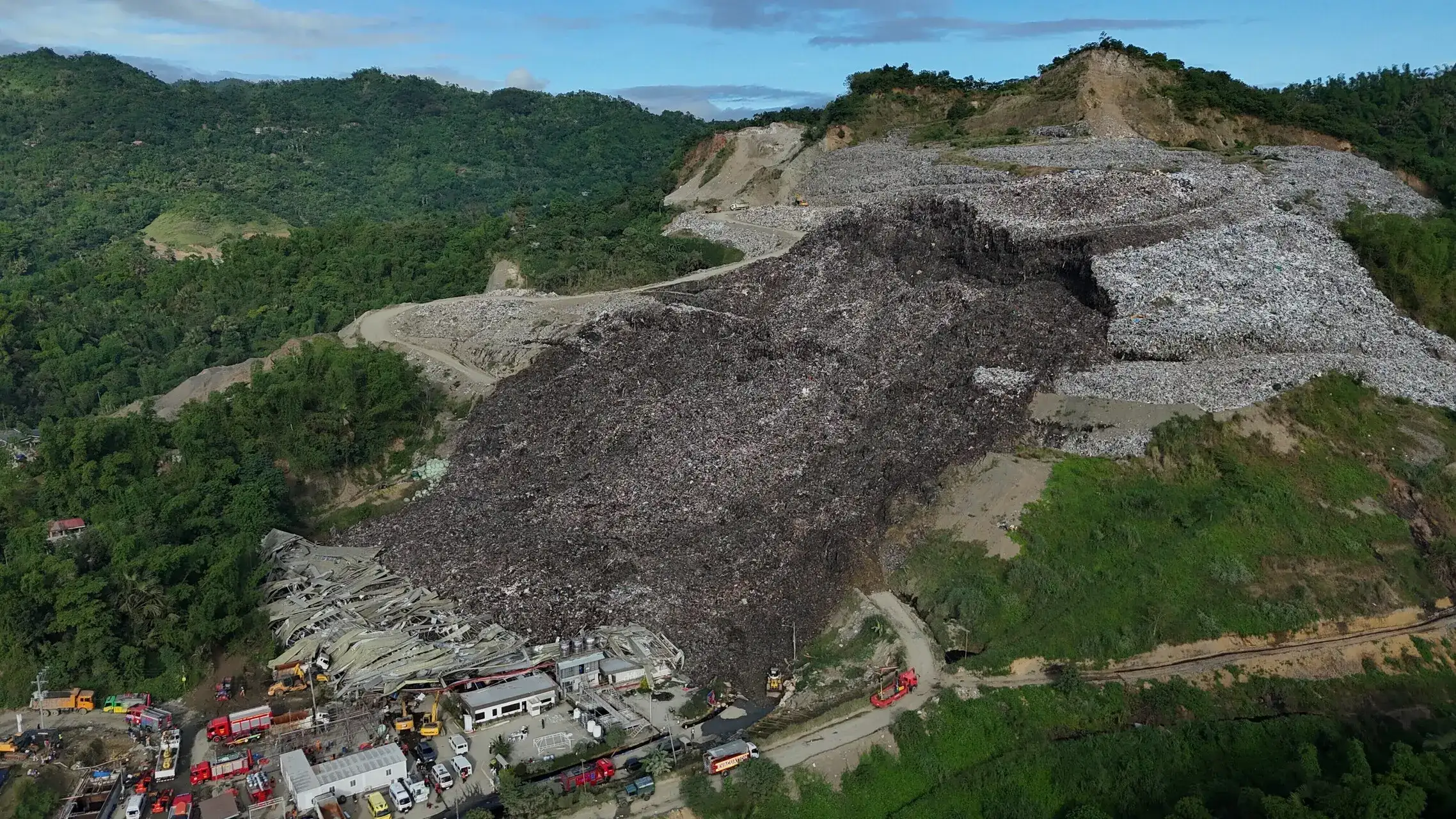 Philippines Landfill Collapse: Six killed, 32 missing after 20-storey ...