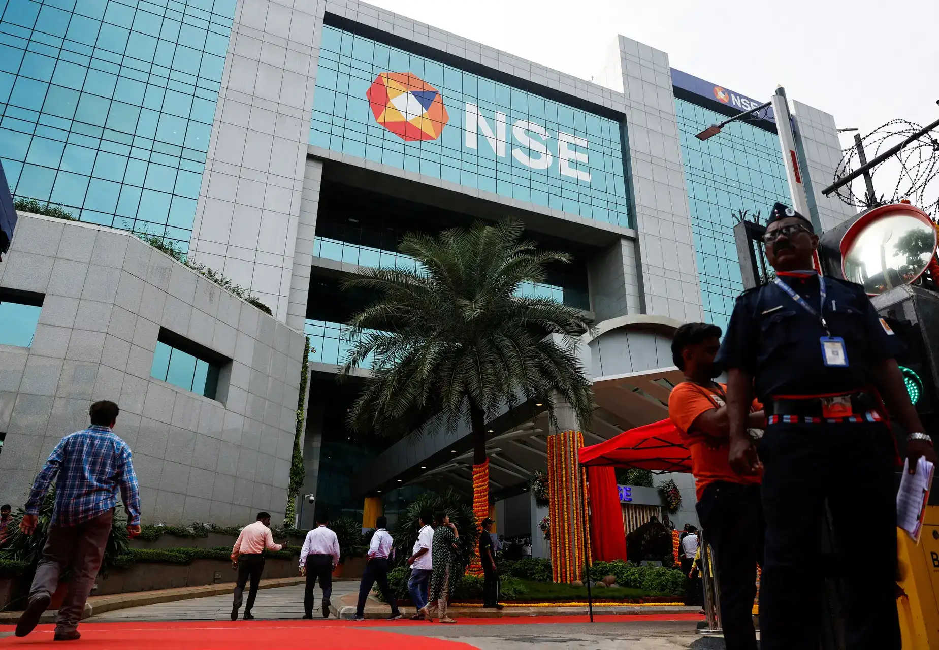 NSE levies extra 15% margin on Vodafone Idea, SAIL, 16 other F&amp;O stocks; effective from March 