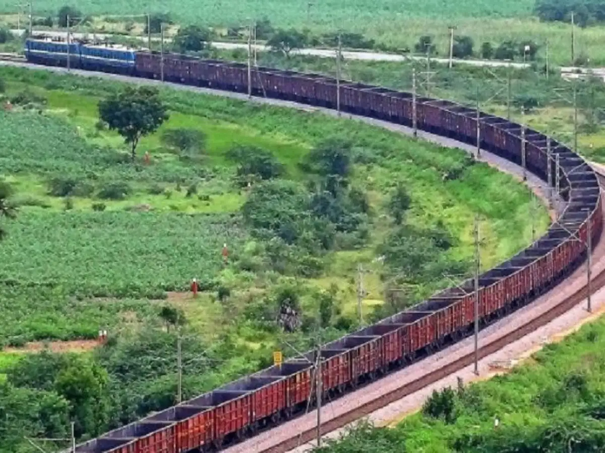Thumbnail for article about Major safety lapse: Goods train descends Khandala Ghat at 75 kmph, crew failed to control it