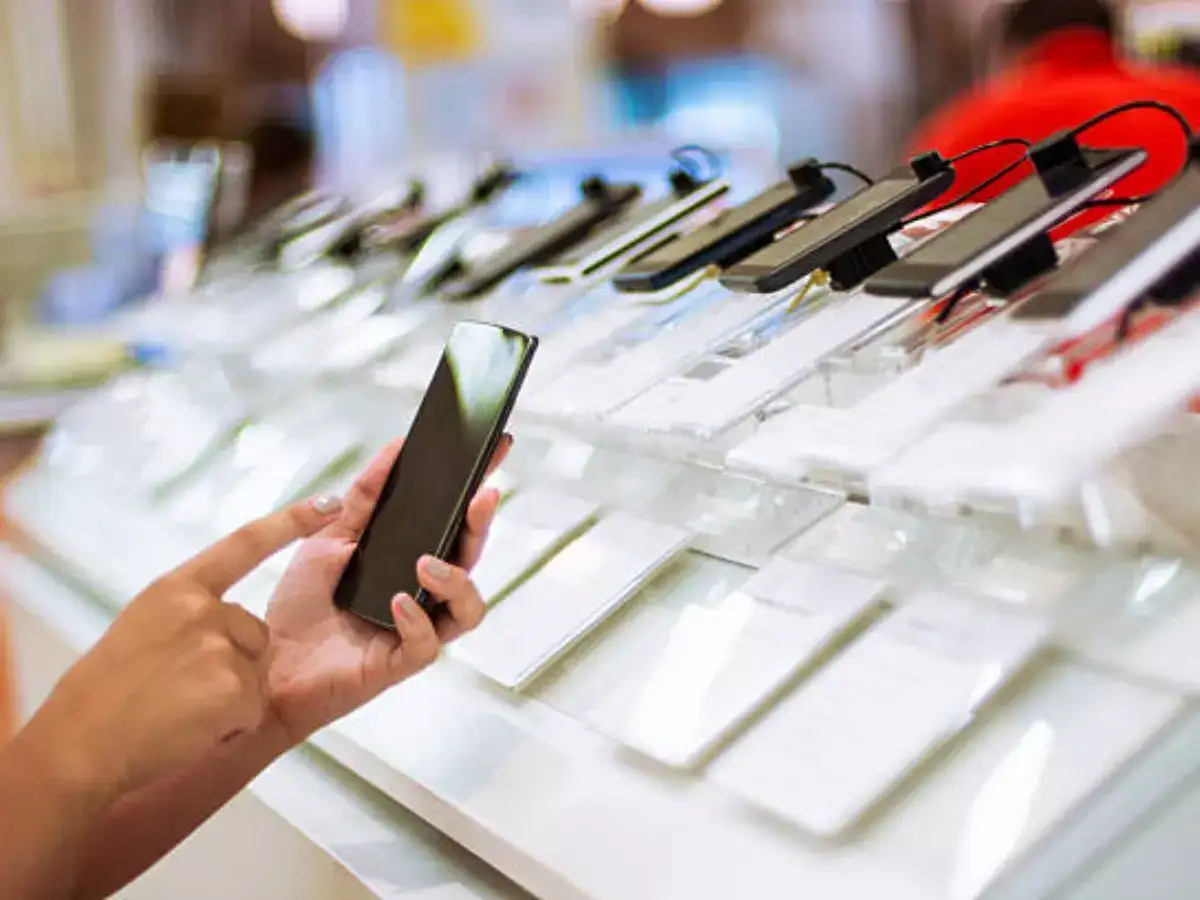 Smartphone makers may get PLI scheme 2.0: Government eyes tariffs, China challenges, and programme success