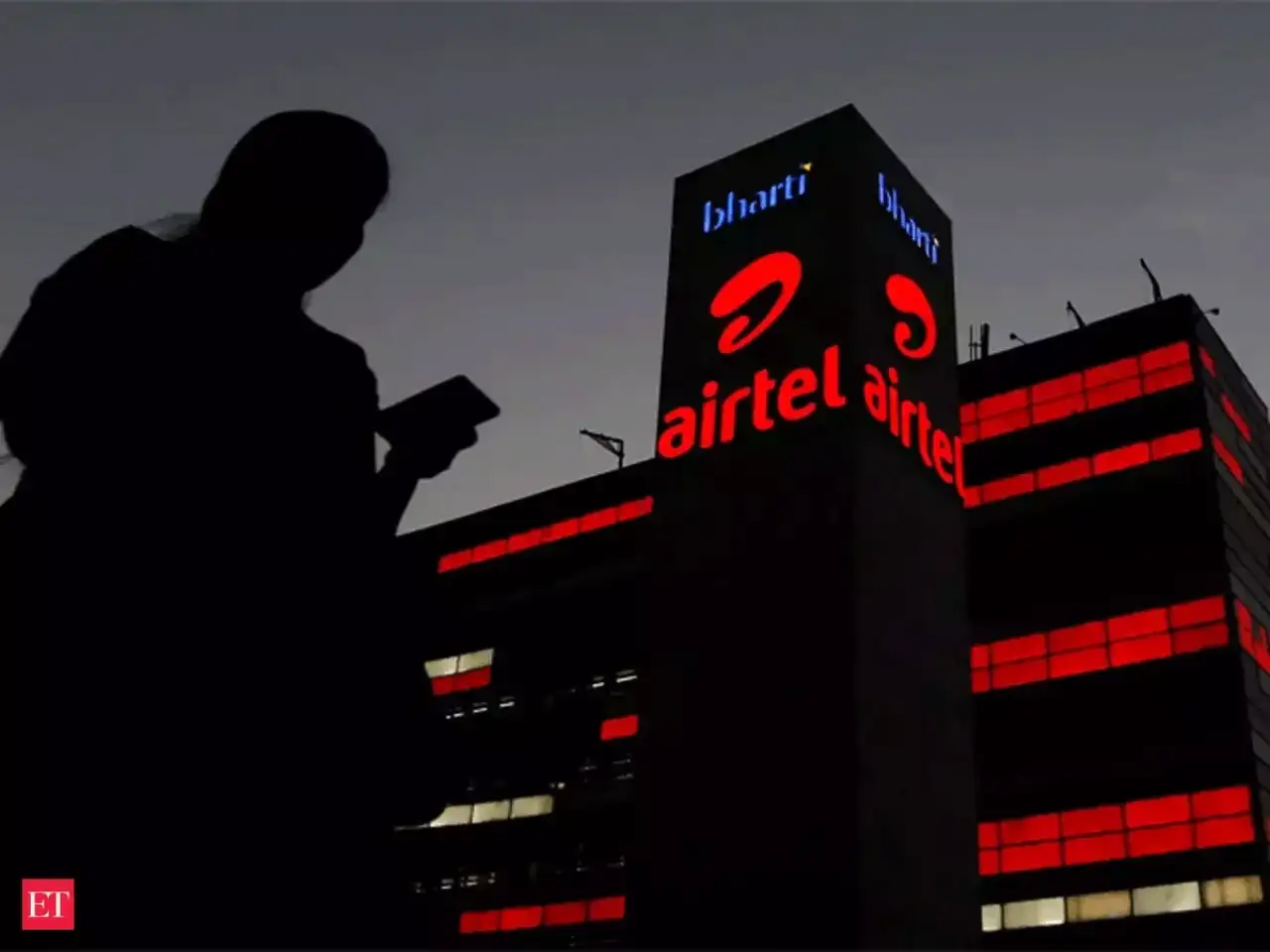 Image for Airtel lines up $1 bn investment for data centre arm Nxtra, to rope in Alpha Wave Global