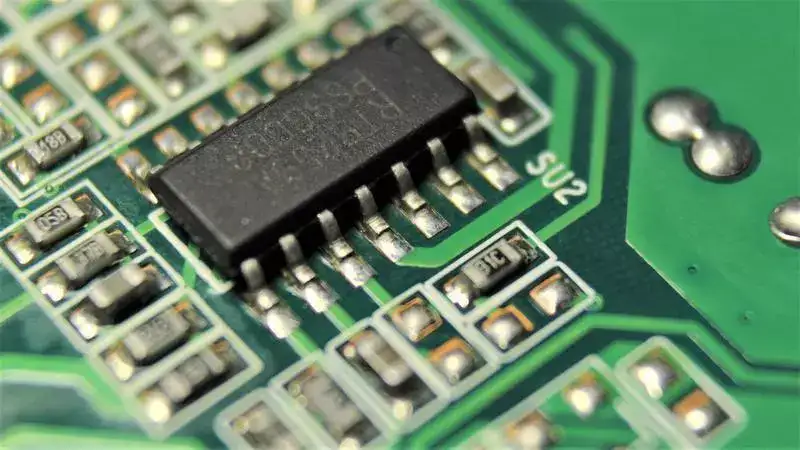 Image for Govt tracking chip supply snags as units come alive