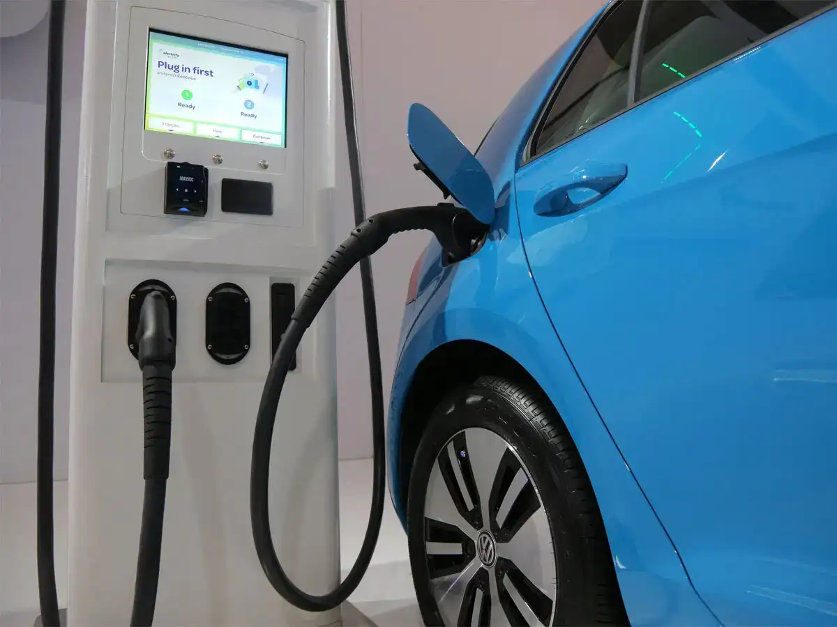 EV cos take corporate route to amp up sales