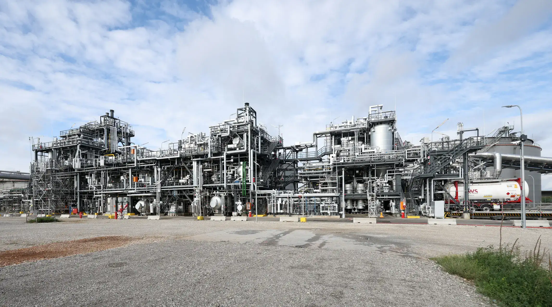 Top US officials defend temporary waiver on Russian oil exports to India