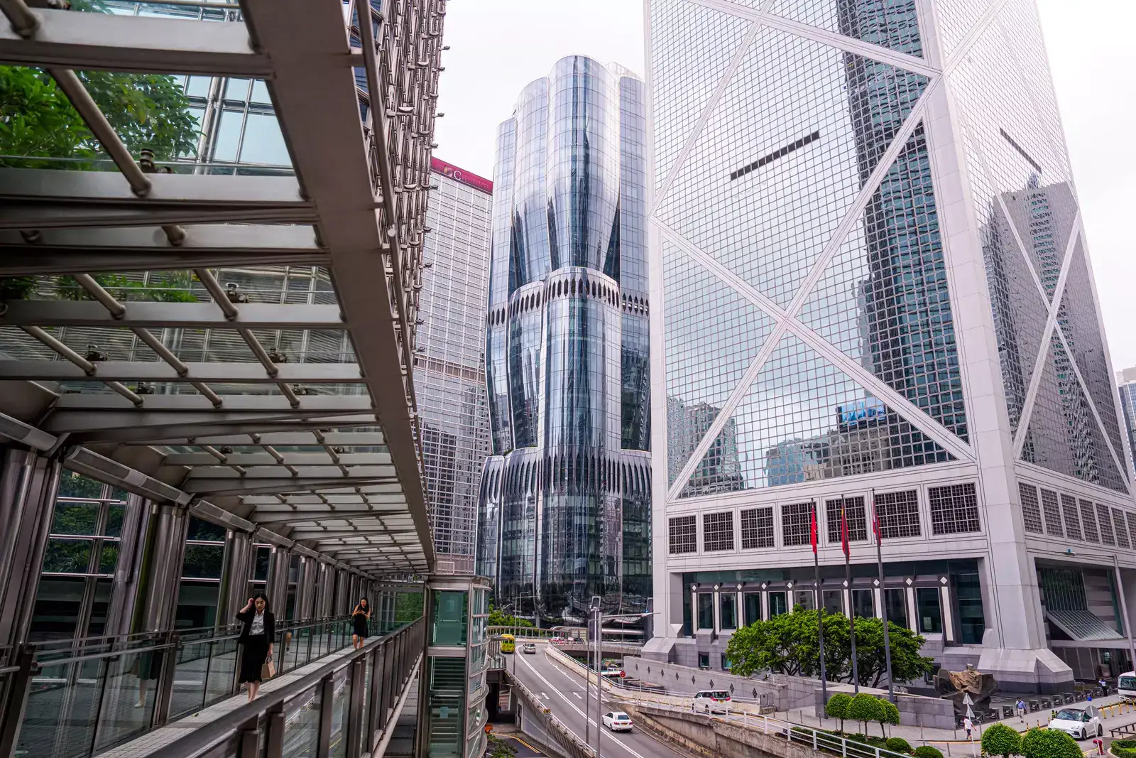 Senior bankers quit for rivals as Asia talent fight intensifies