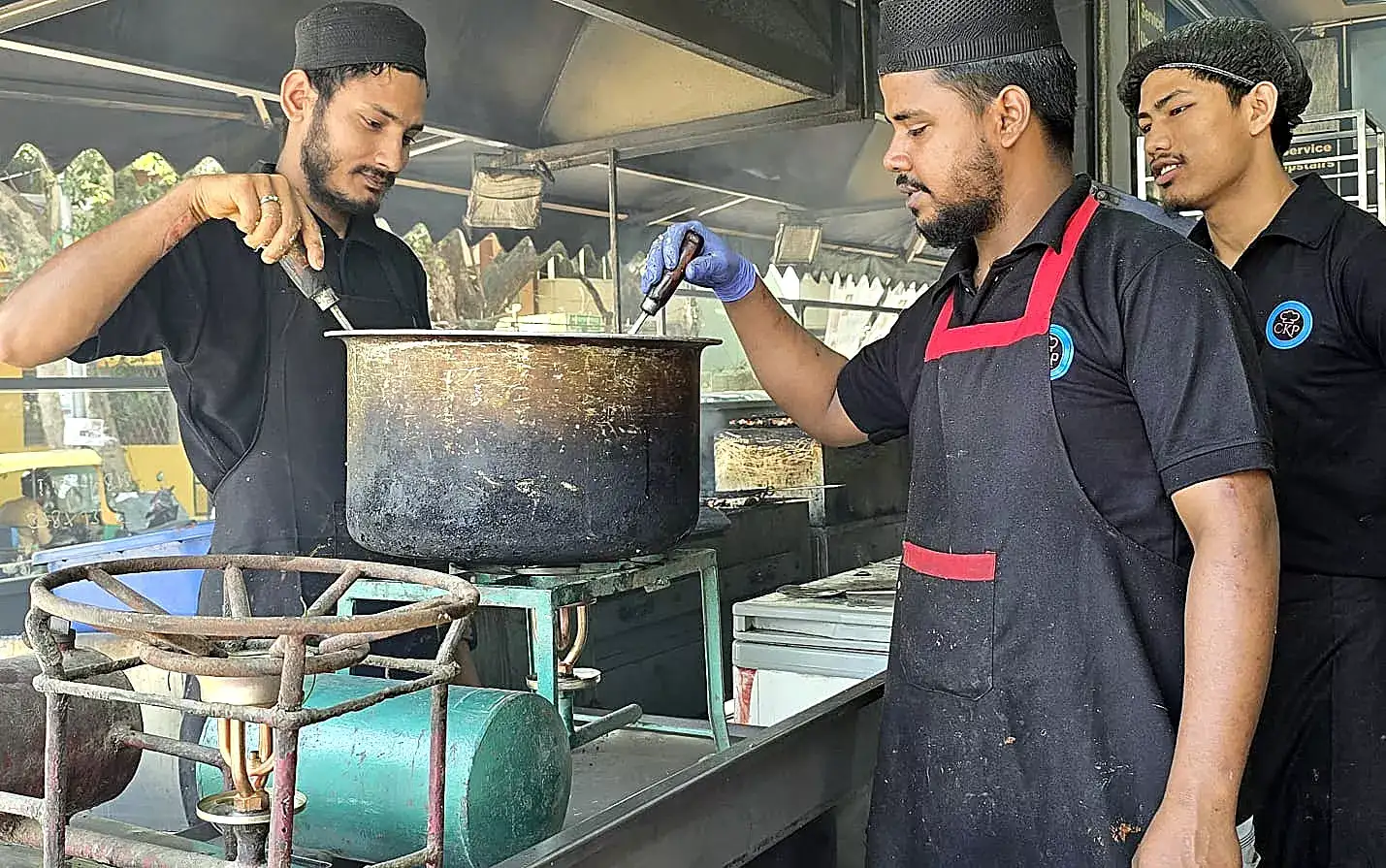 Image for Food delivery under pressure as more restaurants run out of LPG cylinders