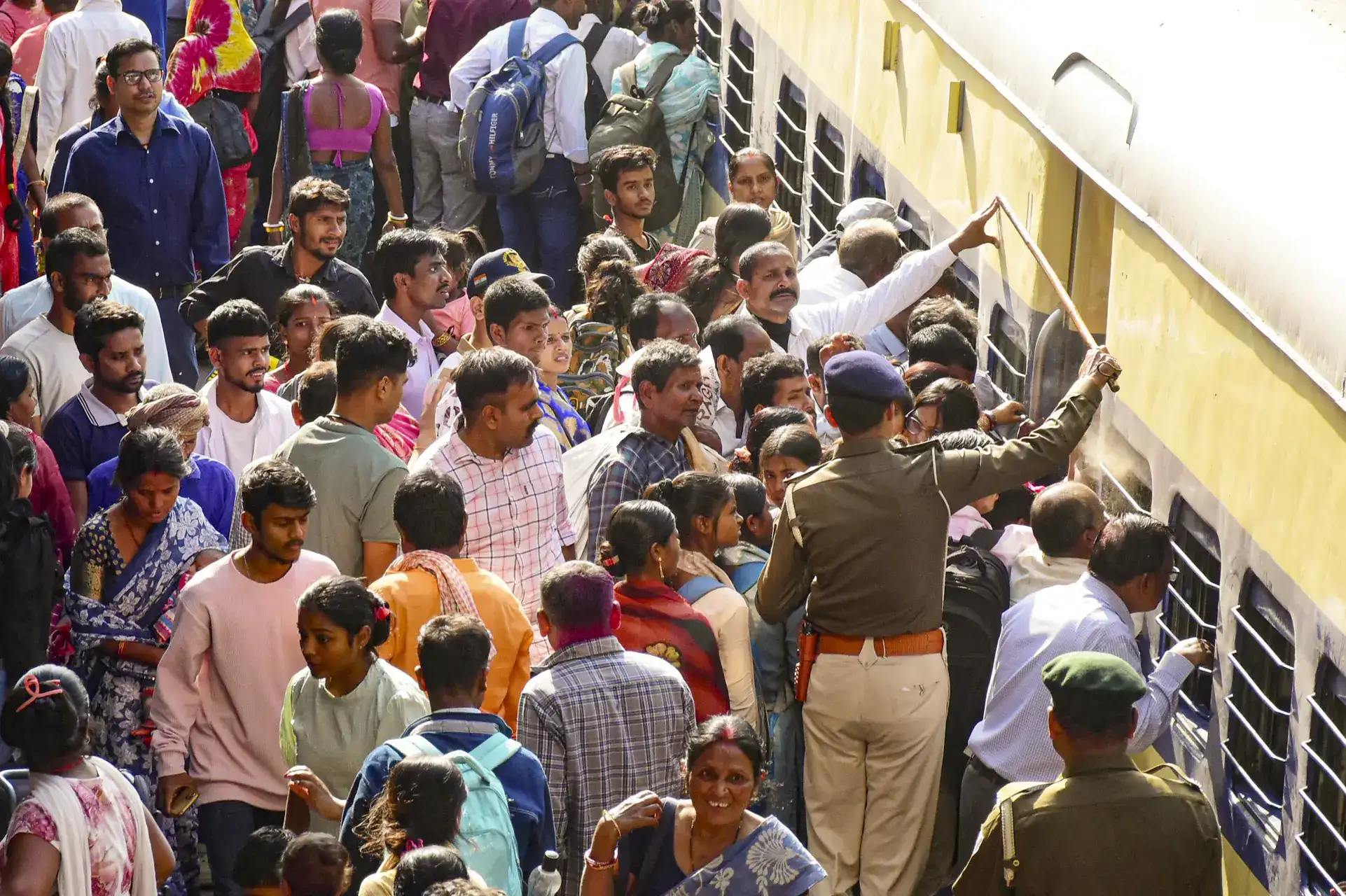 Rail travel insurance should not be limited to online tickets: SC