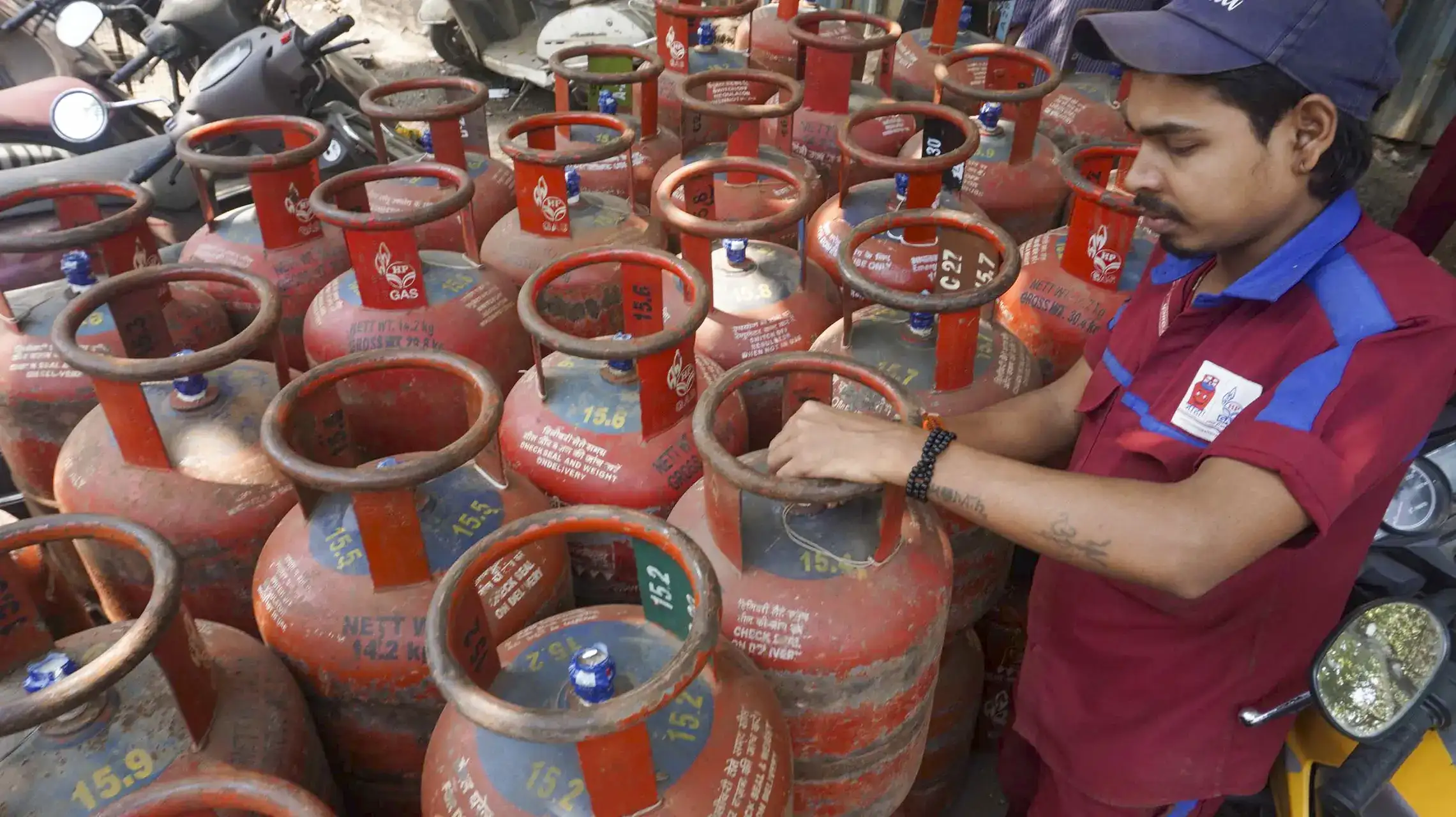 Govt warns LPG hoarders of action; urges users to switch to piped cooking gas