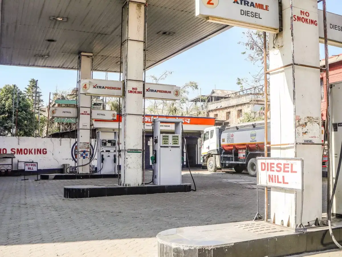 India's state-owned fuel retailers seek advance payments from dealers as global price surges