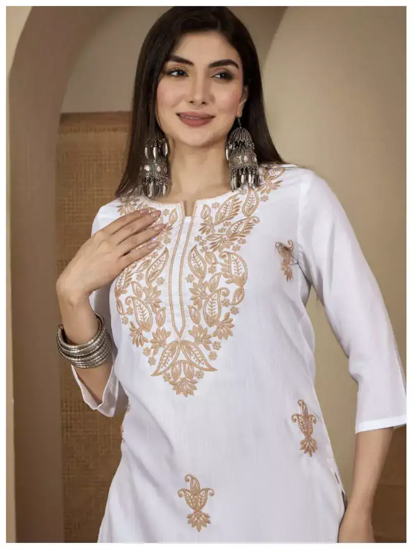 Image for SkyleePopEmbroideredRoundNeckStraightKurta