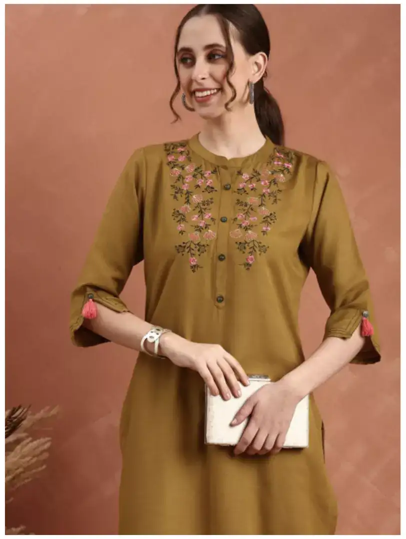 Image for AnoukWomenRoundNeckFloralChikankariKurta