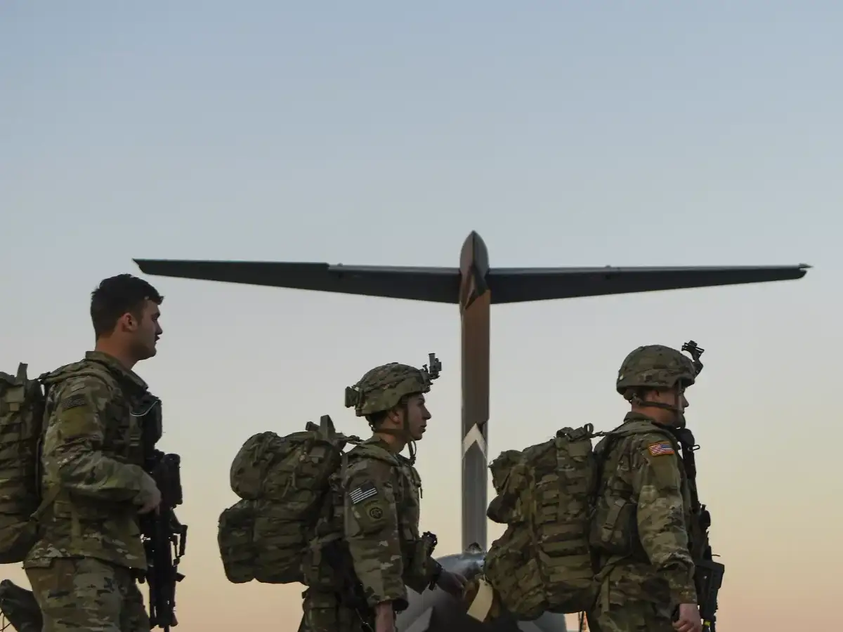 Pentagon officials weigh deployment of airborne troops for Iran war