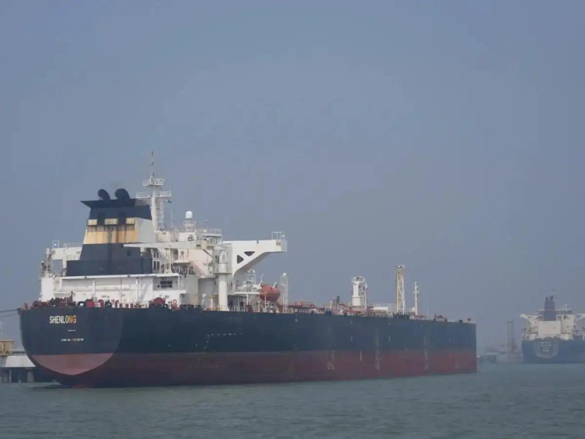 Iran tells UN: 'non-hostile' ships can transit Strait of Hormuz