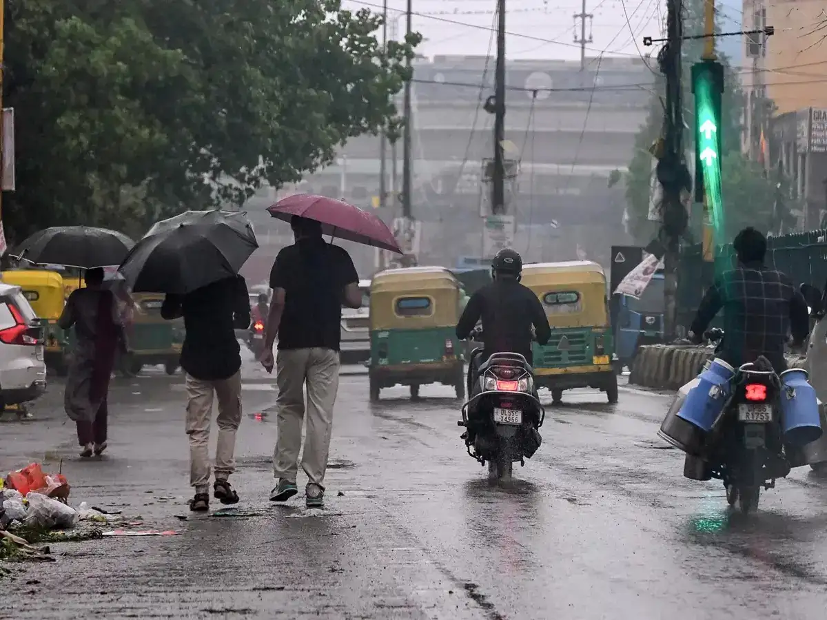 Delhi rain prediction tomorrow: IMD sounds yellow alert this week, warns of rainfall, thunderstorms and strong winds. What's causing the sudden weather shift?