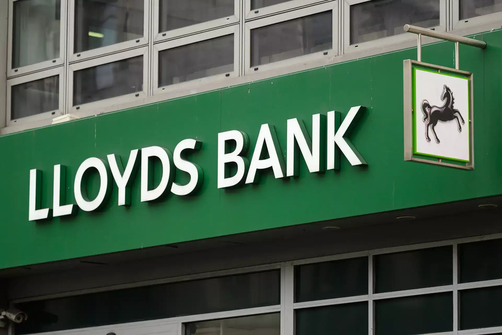 Nearly half a million customers hit by Lloyds IT glitch that exposed transaction data, committee says  
